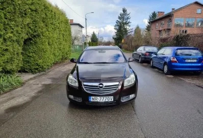 Opel Insignia cena 21500 przebieg: 210000, rok produkcji 2010 z Radom małe 121